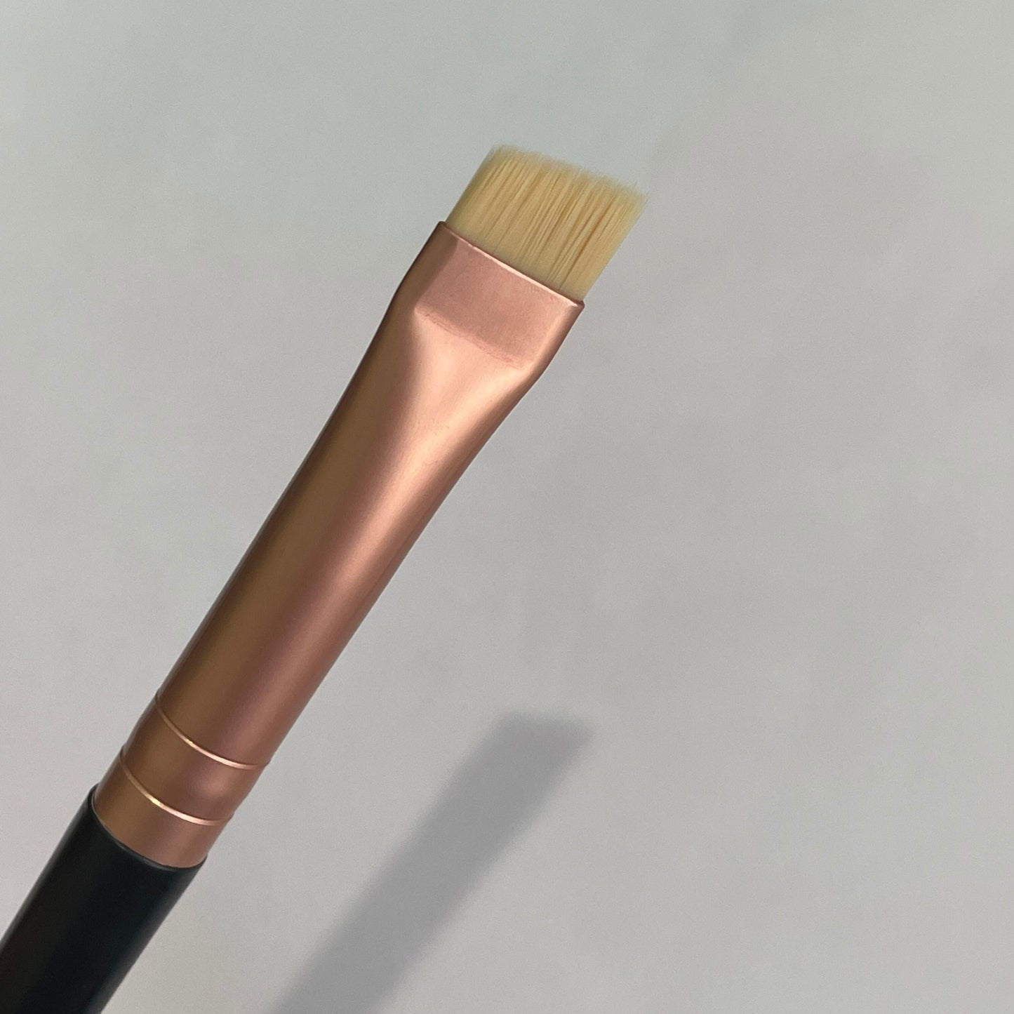 【ena-ji】ナナメ コンシーラーブラシ-特別価格-