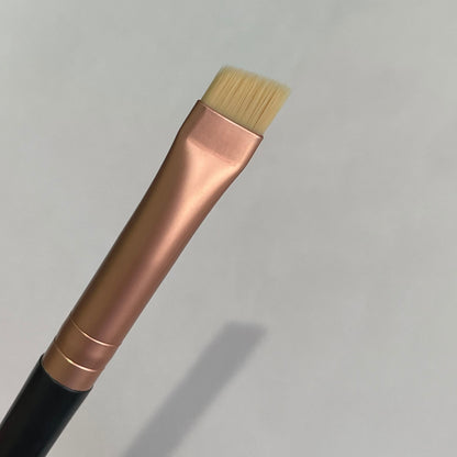 【ena-ji】ナナメ コンシーラーブラシ-特別価格-