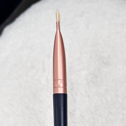 【ena-ji】ナナメ コンシーラーブラシ-特別価格-